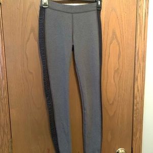 Ladies Under Armour active leggings size xs